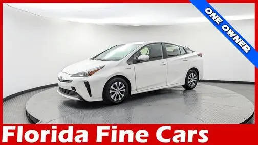 2022 Toyota Prius LE FWD photo