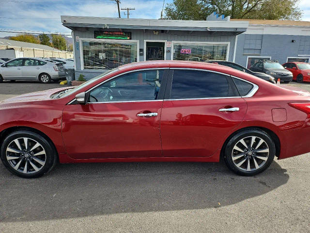 2017 Nissan Altima 2.5 SV FWD photo