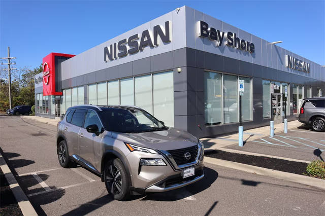 2023 Nissan Rogue Platinum AWD photo