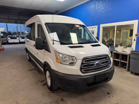 2018 Ford Transit Passenger Wagon XLT RWD photo