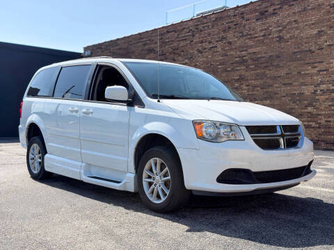 2015 Dodge Grand Caravan SXT FWD photo