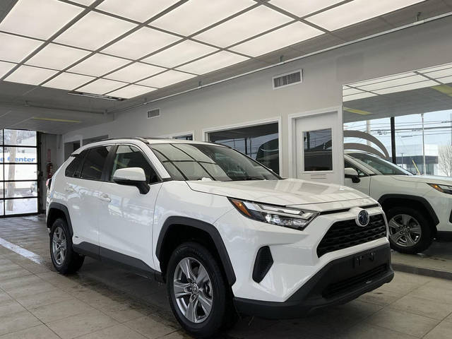2022 Toyota RAV4 Hybrid XLE AWD photo