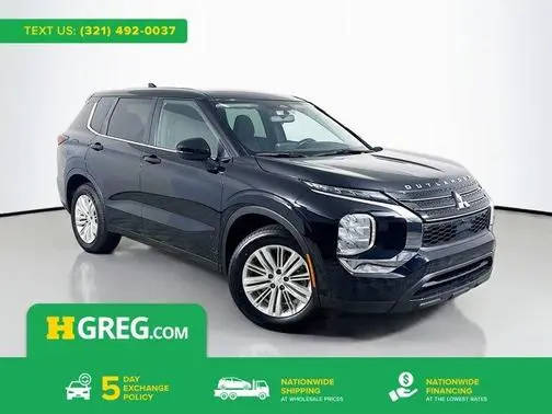 2023 Mitsubishi Outlander ES FWD photo