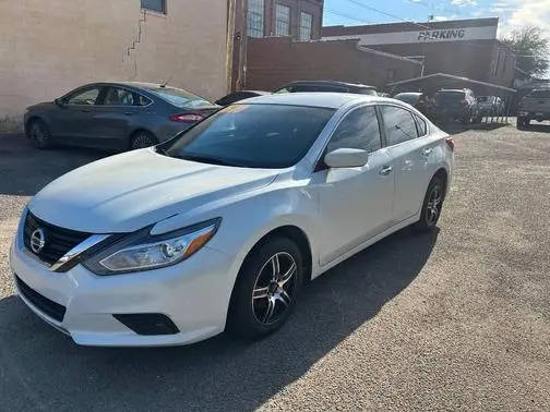2017 Nissan Altima 2.5 SV FWD photo