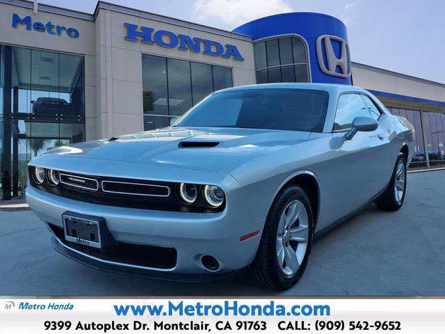 2023 Dodge Challenger SXT RWD photo