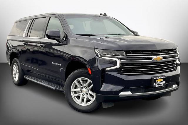 2023 Chevrolet Suburban LT 4WD photo
