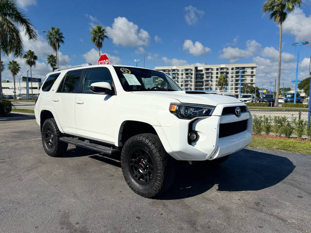 2018 Toyota 4Runner SR5 4WD photo