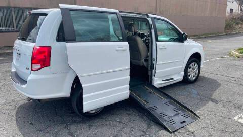 2017 Dodge Grand Caravan SE FWD photo