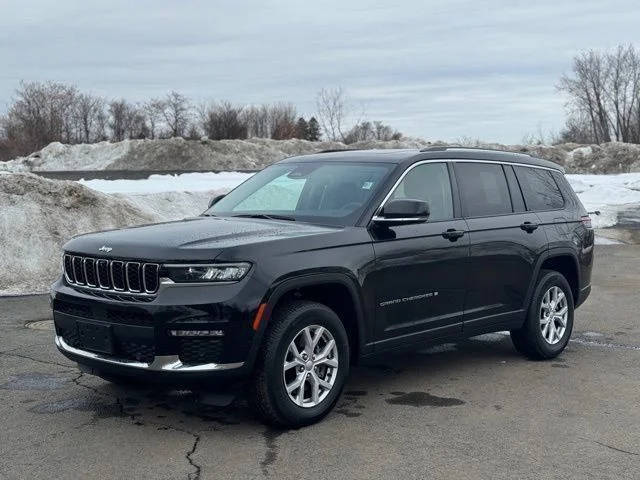 2022 Jeep Grand Cherokee L Limited 4WD photo