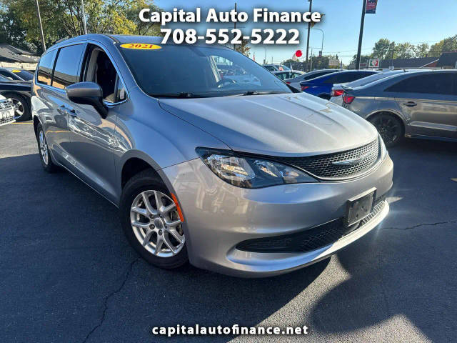 2021 Chrysler Voyager LX FWD photo