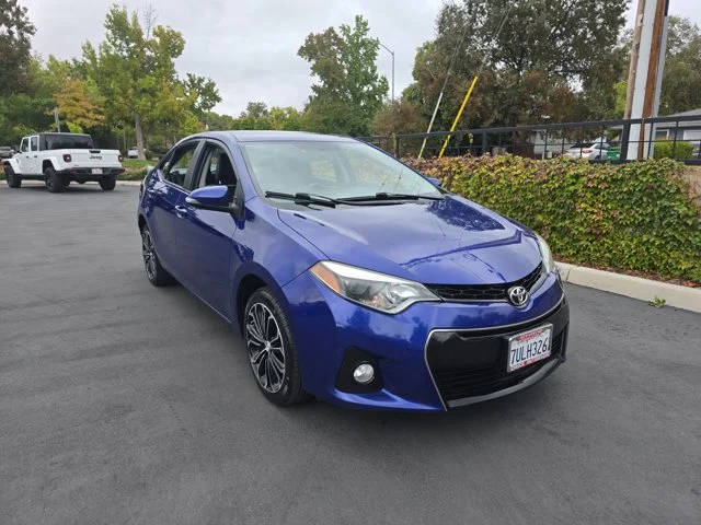 2016 Toyota Corolla  FWD photo