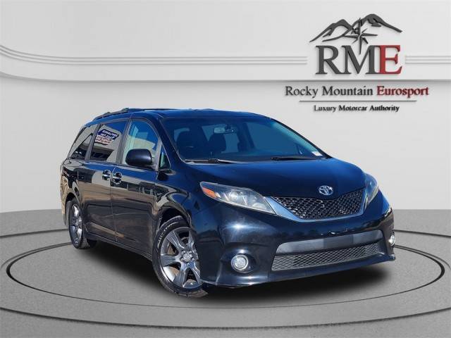 2016 Toyota Sienna SE FWD photo