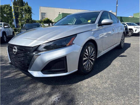 2023 Nissan Altima 2.5 SV FWD photo