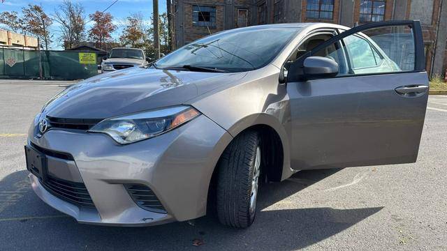 2015 Toyota Corolla LE FWD photo