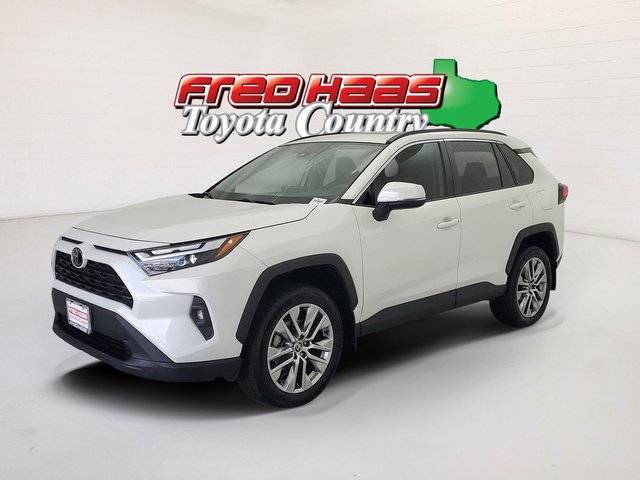 2022 Toyota RAV4 XLE Premium FWD photo