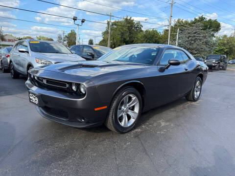 2019 Dodge Challenger SXT RWD photo