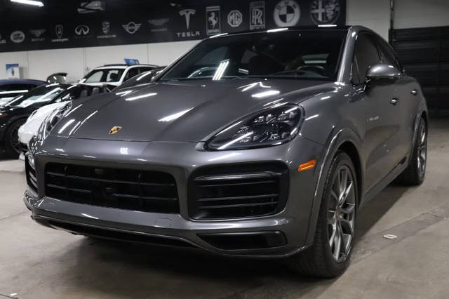 2021 Porsche Cayenne Coupe GTS AWD photo