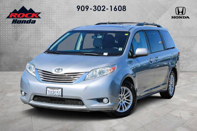 2016 Toyota Sienna XLE FWD photo