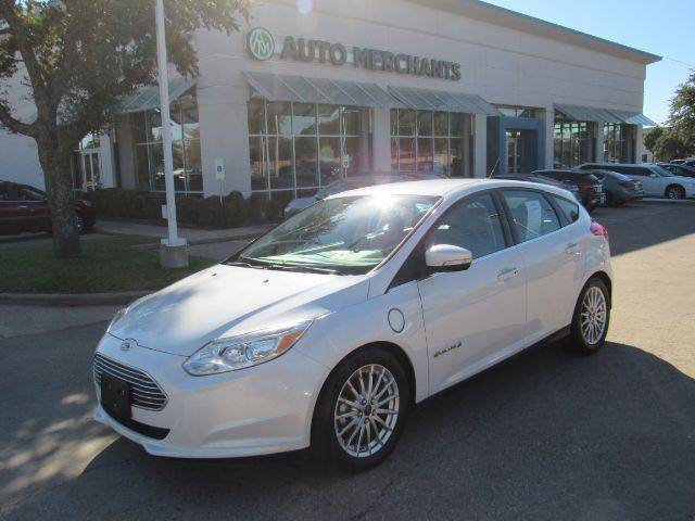 2016 Ford Focus FWD photo