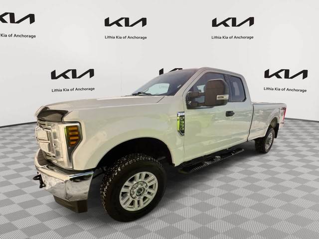 2019 Ford F-350 Super Duty XLT 4WD photo