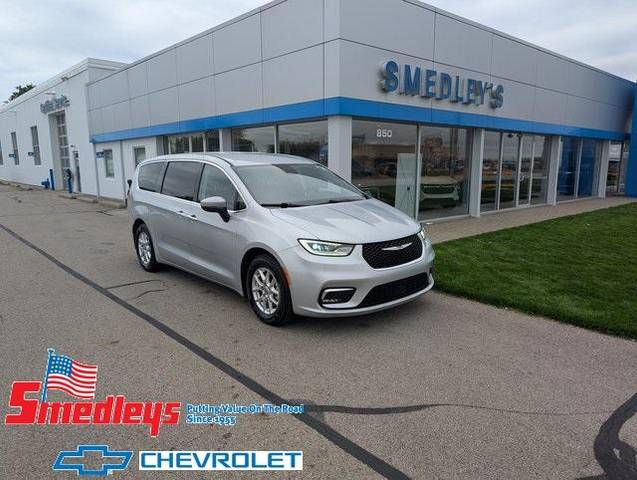 2023 Chrysler Pacifica Minivan Touring L FWD photo