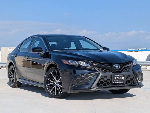 2022 Toyota Camry SE FWD photo