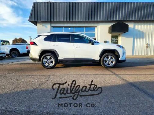 2022 Toyota RAV4 Hybrid LE AWD photo