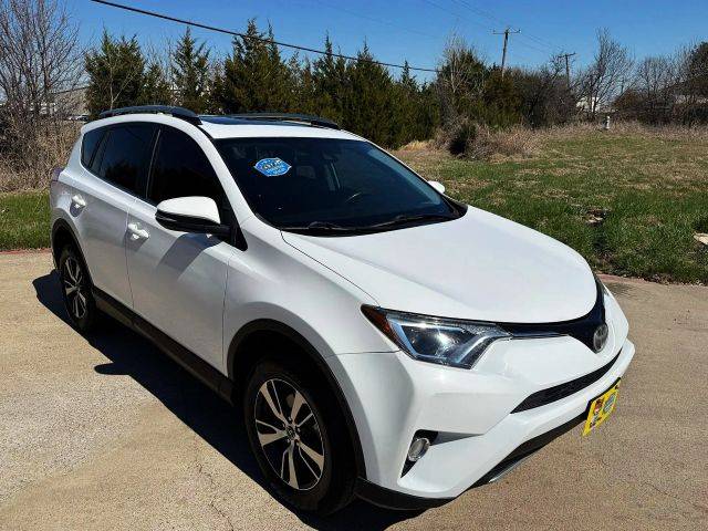 2017 Toyota RAV4 XLE FWD photo