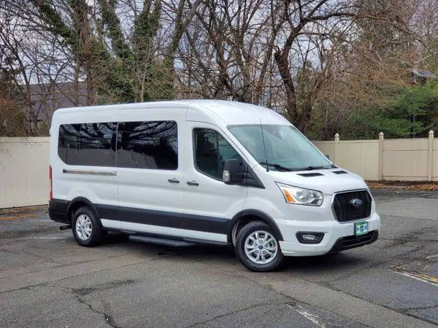 2023 Ford Transit Passenger Wagon XL RWD photo
