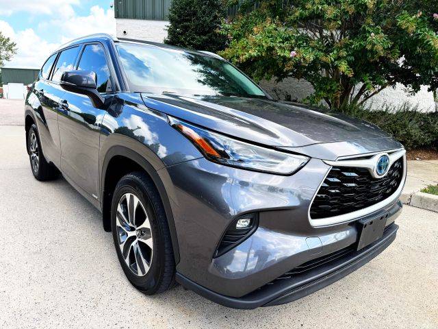 2021 Toyota Highlander Hybrid XLE AWD photo