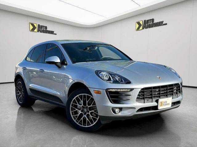 2016 Porsche Macan S AWD photo