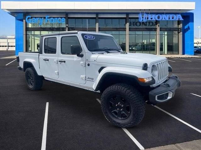2023 Jeep Gladiator Overland 4WD photo