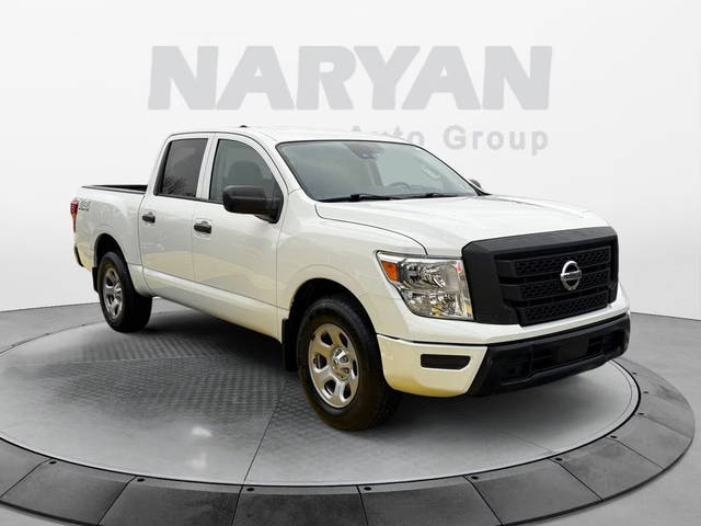 2022 Nissan Titan S 4WD photo