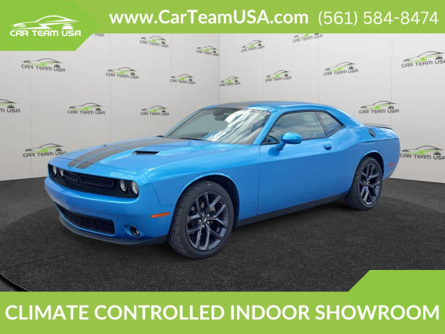 2023 Dodge Challenger SXT RWD photo