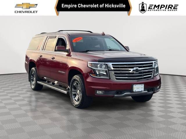2016 Chevrolet Suburban LT 4WD photo