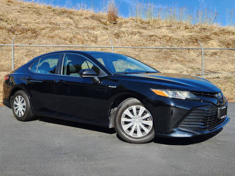 2019 Toyota Camry Hybrid LE FWD photo