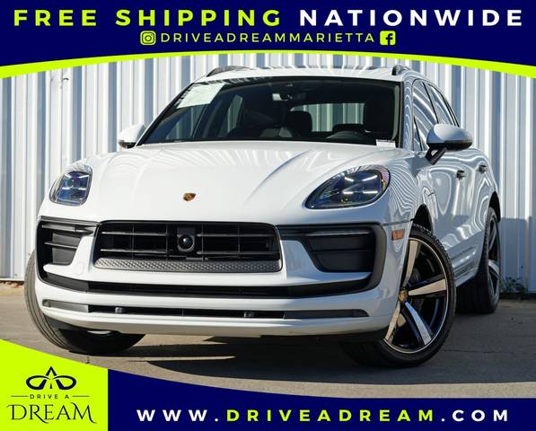 2023 Porsche Macan AWD photo