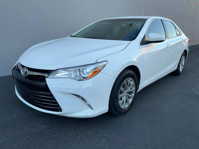 2016 Toyota Camry LE FWD photo