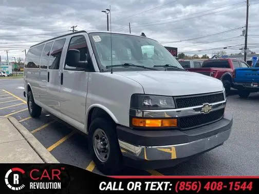 2017 Chevrolet Express LT RWD photo