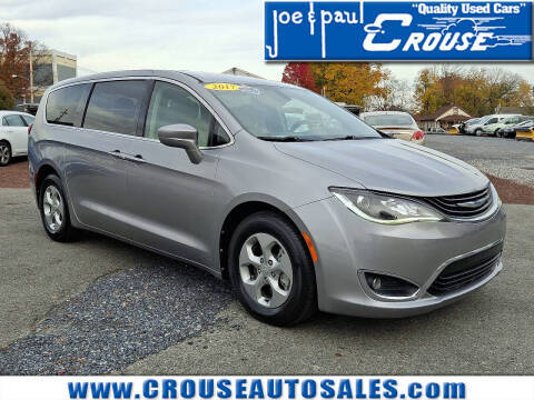 2017 Chrysler Pacifica Minivan Hybrid Touring Plus FWD photo
