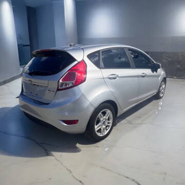 2018 Ford Fiesta SE FWD photo