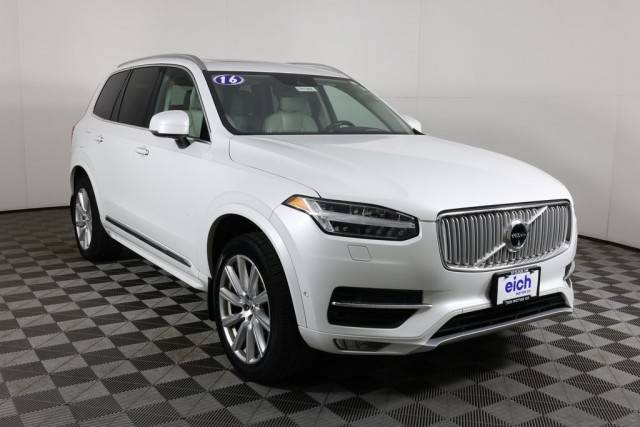 2016 Volvo XC90 T6 Inscription AWD photo