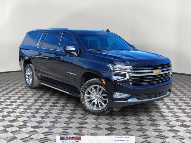 2023 Chevrolet Suburban LT 4WD photo