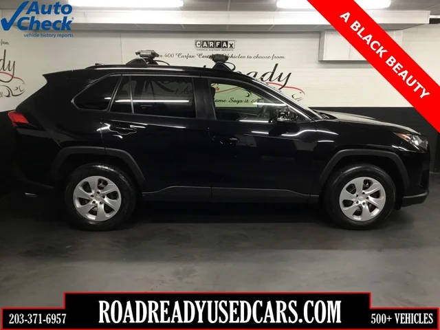 2019 Toyota RAV4 LE AWD photo
