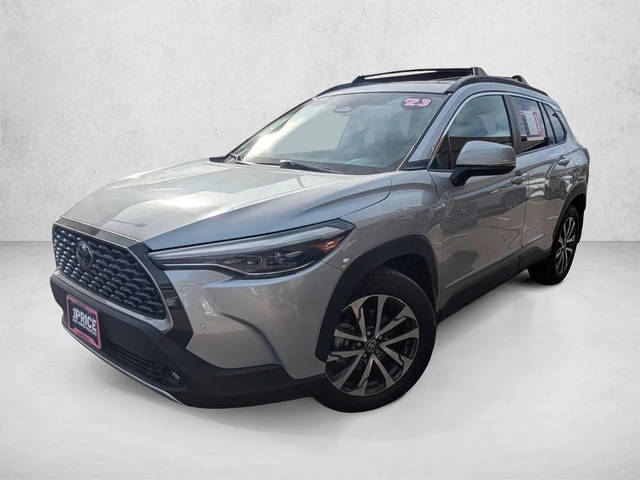2023 Toyota Corolla Cross XLE AWD photo