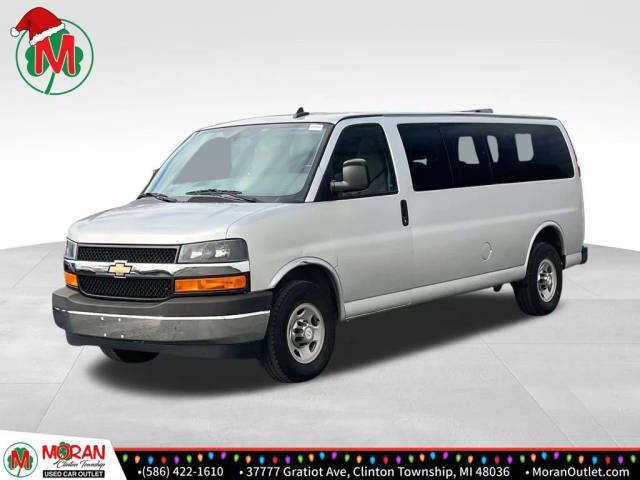 2017 Chevrolet Express LT RWD photo