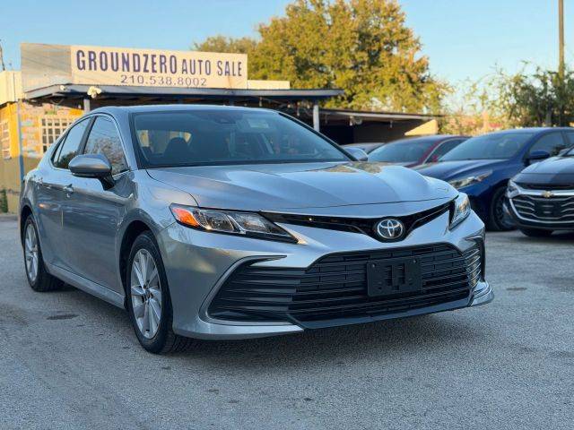 2021 Toyota Camry LE FWD photo