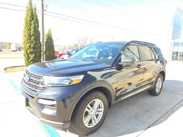 2023 Ford Explorer XLT 4WD photo