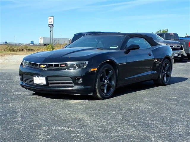 2015 Chevrolet Camaro LT RWD photo