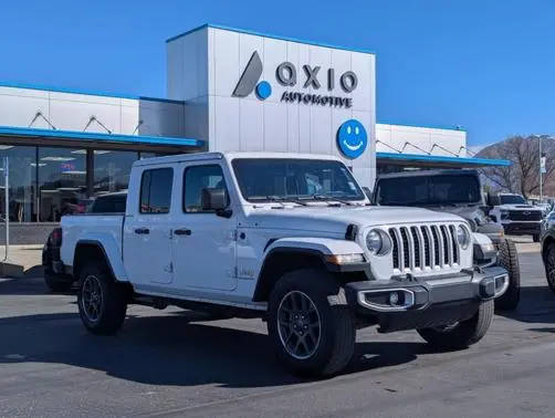 2023 Jeep Gladiator Overland 4WD photo
